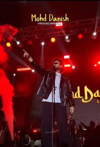 Md Danish performing at Alakriti Music Night